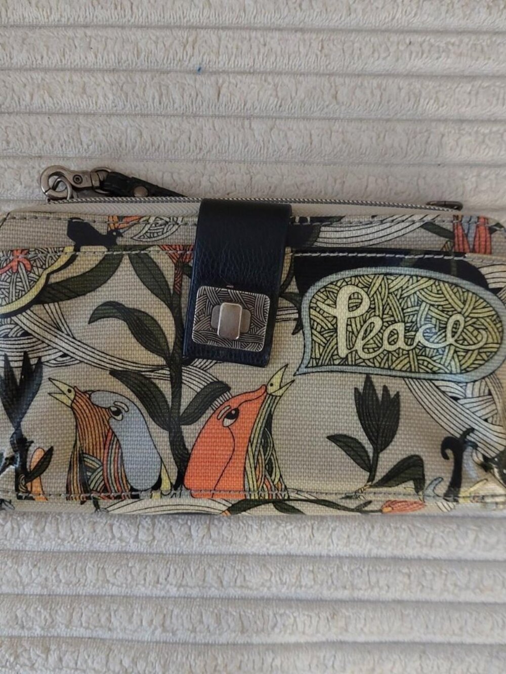 Sakroots multi coloured wallet #boho #floral #gifting Sakroots Wallet Artist cir